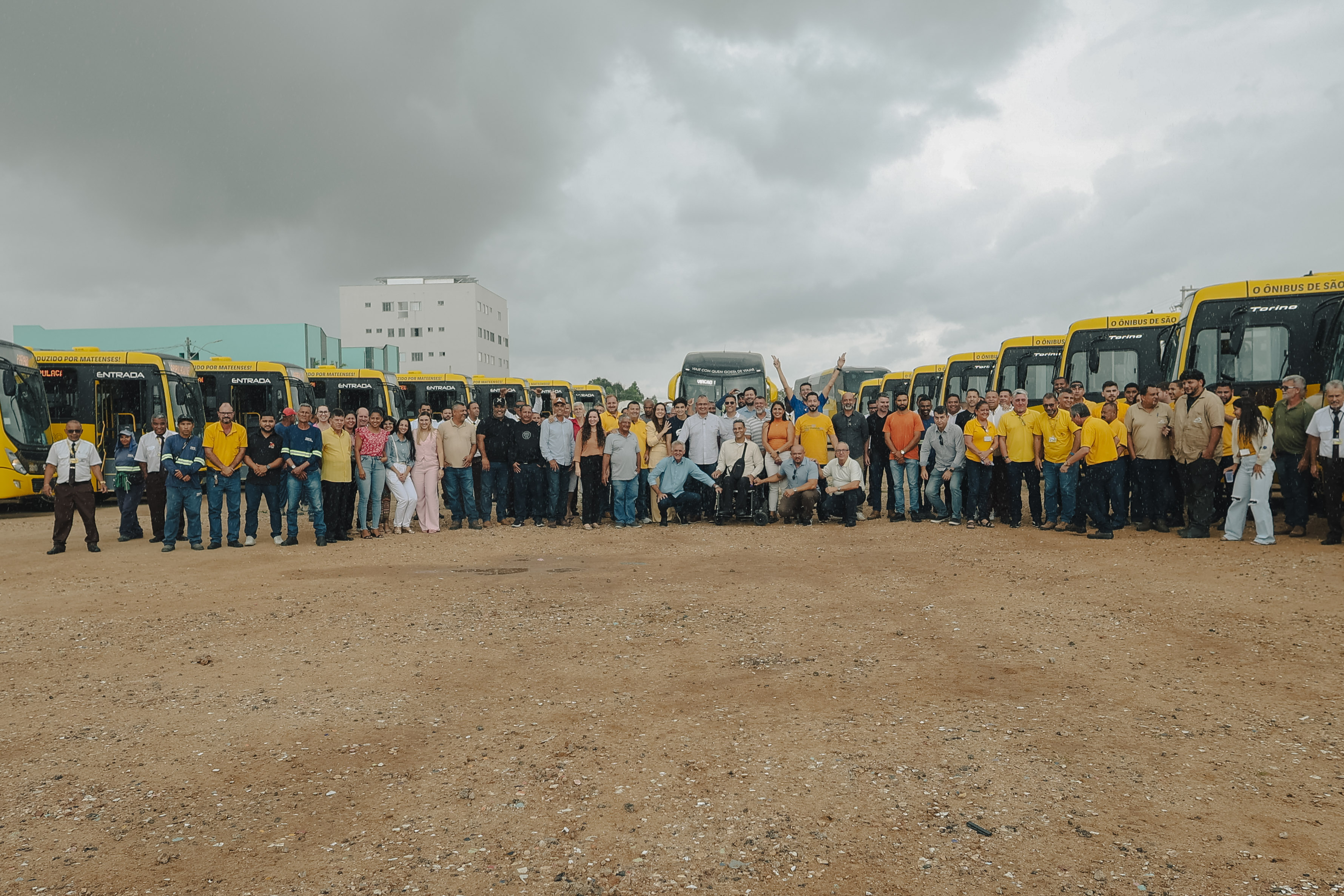 Notícia São Mateus ganha 23 novos ônibus 0 km para o transporte coletivo do Município.